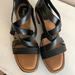 BOC BORN black leather sandals shoes womens size 8 EUC